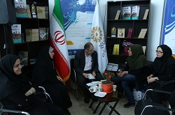 بازدید مدیرکل کتابخانه های استان تهران از نمایشگاه بین المللی کتاب تهران