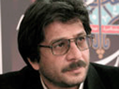 برگزيده قطعه‌هاي ادبي روزنامه‌هاي دوران جنگ كتاب مي‌شوند
