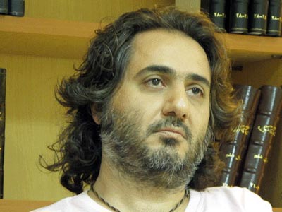 «ابر صورتي» عليرضا محمودي ايرانمهر نقد مي‌شود 