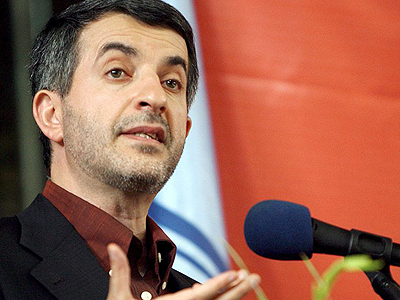 مشایی: ايرانيان به برکت زبان فارسی و پيروي از مكتب اهل بيت محكم‌ترين دريافت انساني را دارند