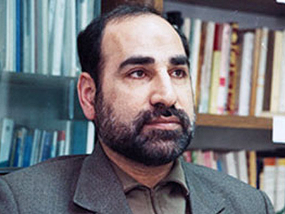 فضاي گفت‌وگوي علمي بايد در ميان شاعران فراهم مي‌شد