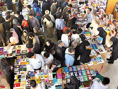 اميدواريم نمايشگاه كتاب صاحب محلي دائمي براي برگزاري شود