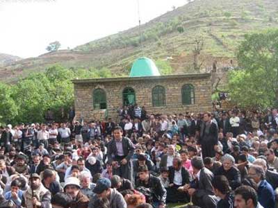 آیین کهن «کومسای» در «اورامان تخت» با تحریف برگزار می شود