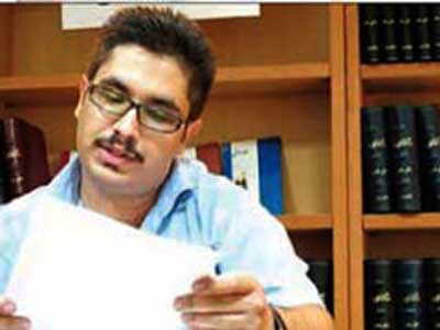 آمپول محترم فاضل ترکمن بعد از تایید تزریق می شود