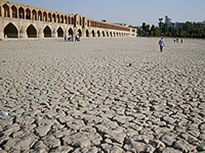 زاينده‌رود خشک است