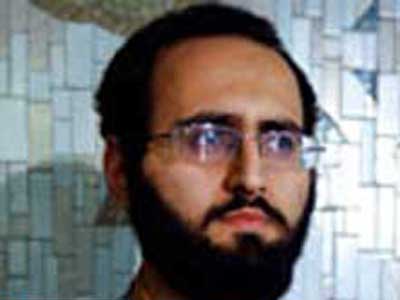 حامد محقق سه مجموعه شعر منتشر مي‌كند