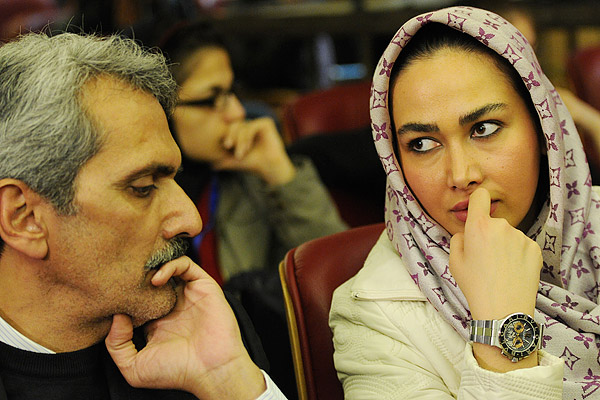 نشست خبری فیلم سینمایی برف روی شیروانی داغ به کارگردانی محمد هادی کریمی 