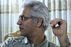 خورشاهیان «با اجازه دبیر هندسه» اشعارش را منتشر می‌کند