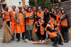 دانش آموزان به استقبال «نارنجی‌پوش» می‌روند