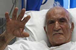 محمود گلابدره‌اي از بيمارستان مرخص شد