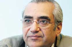 «و از سرنوشت» موتمن در بیمارستان