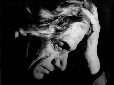 فيلم «اين قيافه‌ي مشكوك» عرضه شد