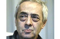 «نمایش‌نامه‌های شاعر» احمدرضا احمدی منتشر شد