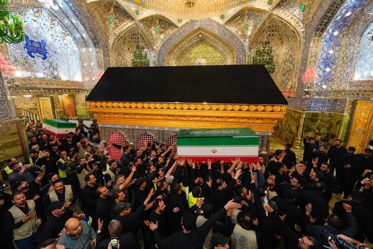 شعر افشین علا برای زیارت پیکر رهبر شهید در نجف اشرف