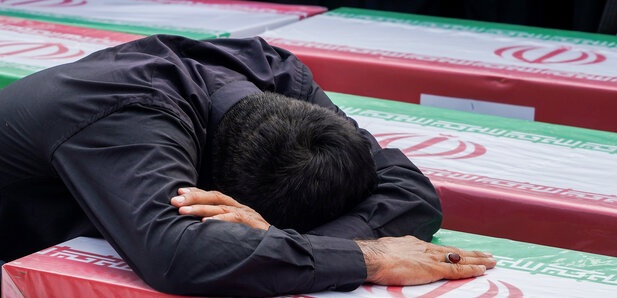 «اشک میناب» منتشر شد؛ تازهترین موسیقی در سوگ فرشتگان دانشآموز «اشک میناب» منتشر شد؛ تازهترین موسیقی در سوگ فرشتگان دانشآموز